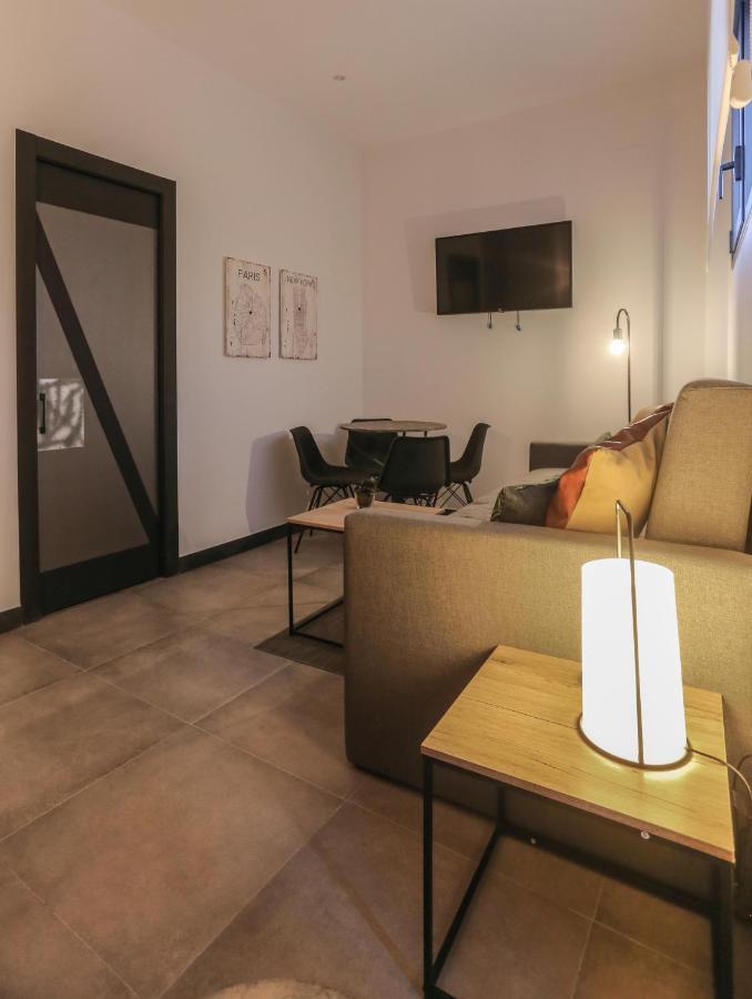 Tria Nomina Apartamentos Turisticos メリダ エクステリア 写真